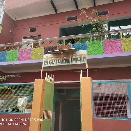 Hotel Yatri Niwas Benares Buitenkant foto